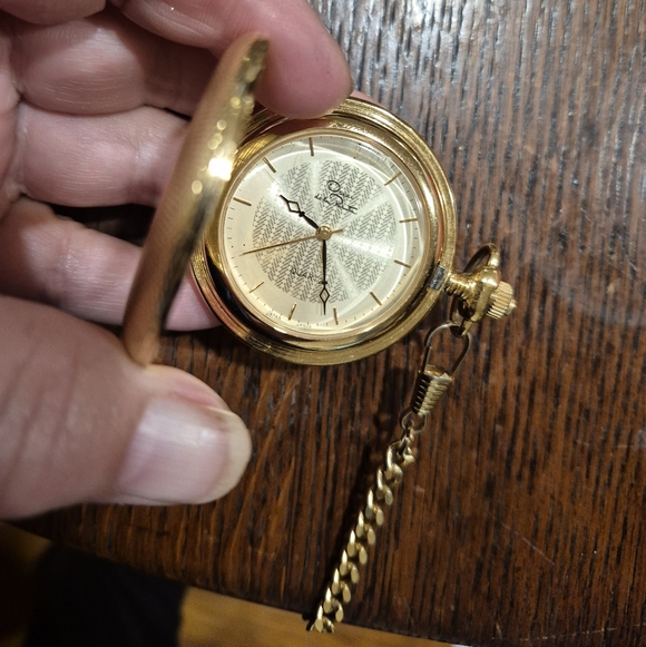 Oscar De La Renta Pocket Watch - Picture 10 of 12